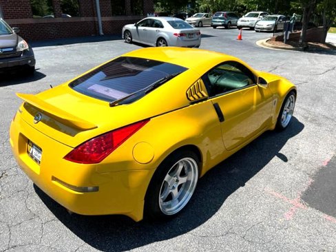 Used 2005 Nissan 350Z Touring w/ (N93) Cargo Convenience Pkg image 9