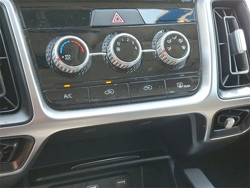 Used 2022 Kia Sorento LX image 19