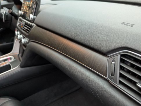Used 2018 Honda Accord EX-L image 32