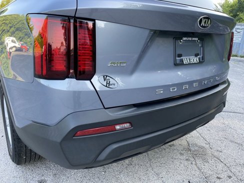 Used 2021 Kia Sorento LX image 40