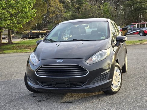 Used 2015 Ford Fiesta SE image 2