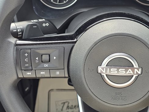 Used 2023 Nissan Rogue SV image 15