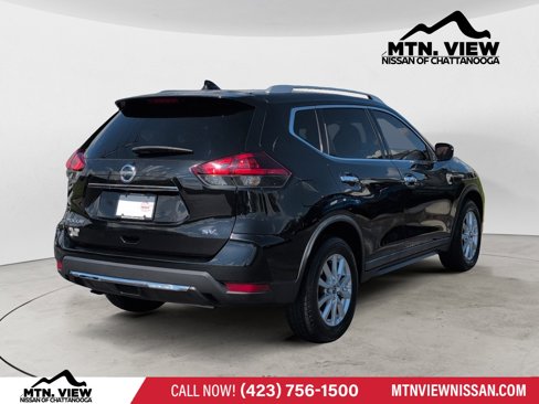 Used 2018 Nissan Rogue SV image 3