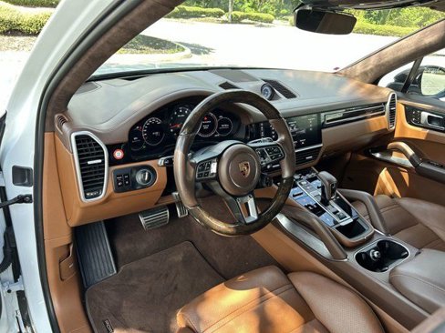 Used 2019 Porsche Cayenne Turbo image 12