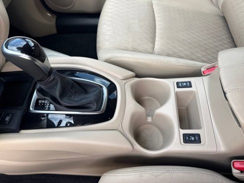 Used 2020 Nissan Rogue SV w/ Premium Package image 24