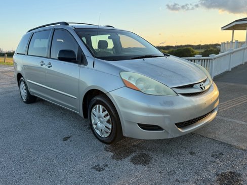 Used 2006 Toyota Sienna CE image 3