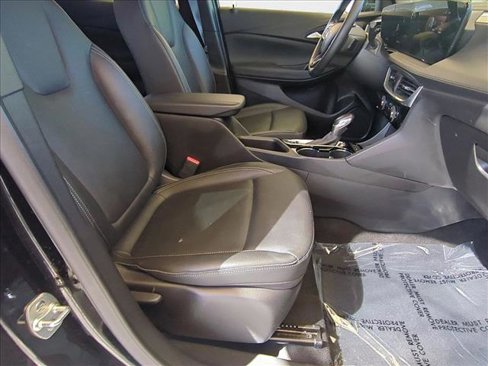 Used 2024 Buick Encore GX Sport Touring image 18