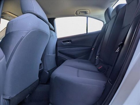 Used 2021 Toyota Corolla LE image 17