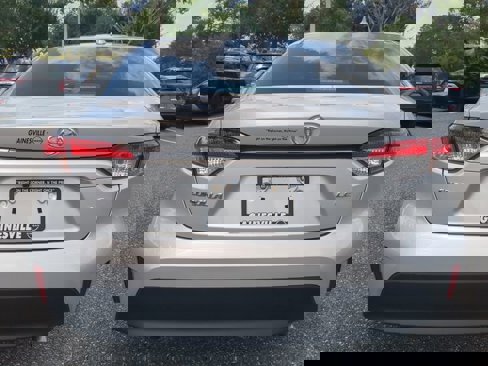 Used 2023 Toyota Corolla LE image 4