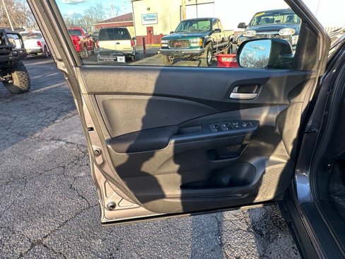 Used 2016 Honda CR-V LX image 12