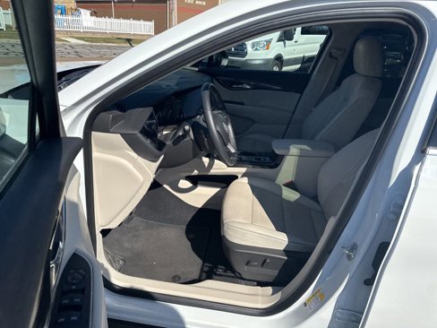 Used 2022 Buick Envision Essence w/ Safety Package image 11
