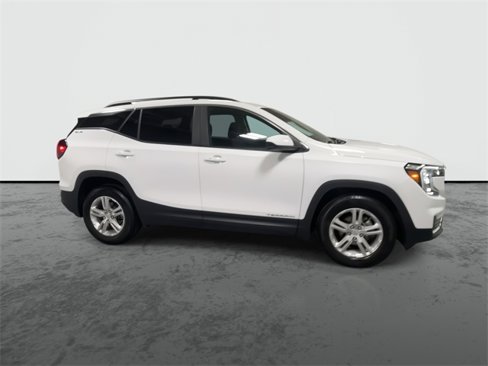 Certified 2024 GMC Terrain SLE w/ Driver Convenience Package image 2