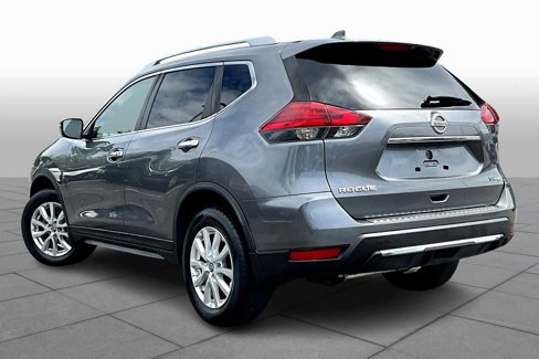 Used 2017 Nissan Rogue SV image 11