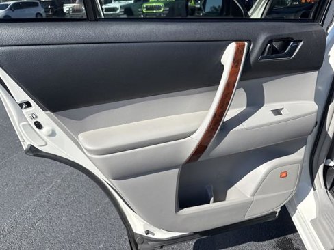 Used 2013 Toyota Highlander Limited image 11