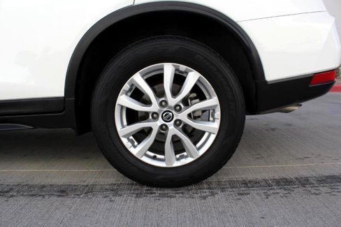 Used 2020 Nissan Rogue SV image 33