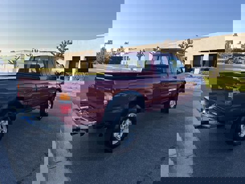 Used 2001 Toyota Tacoma PreRunner image 4