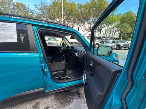 Certified 2021 Jeep Renegade Latitude image 33