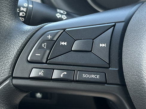 New 2025 Nissan Kicks Play S image 19