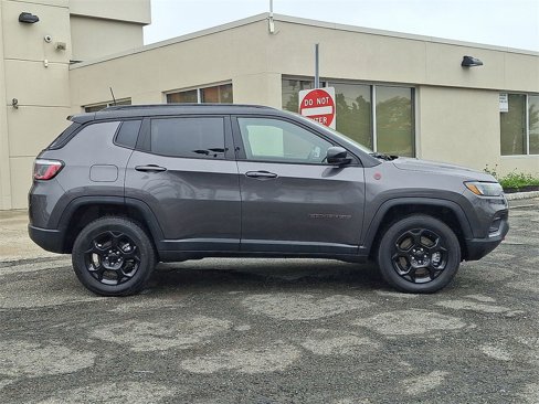Used 2023 Jeep Compass Trailhawk image 25