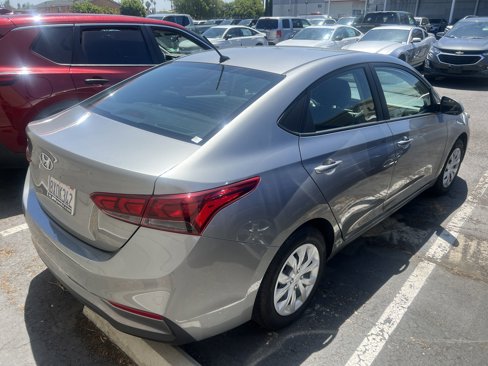 Used 2021 Hyundai Accent SE image 2