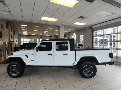 Certified 2022 Jeep Gladiator Sport image 8