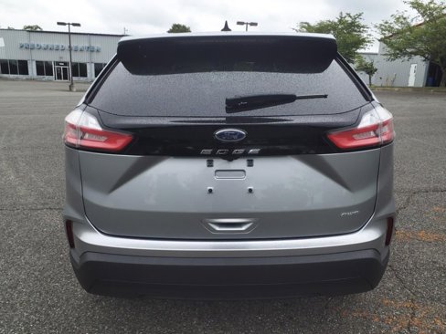 Used 2024 Ford Edge SE image 12