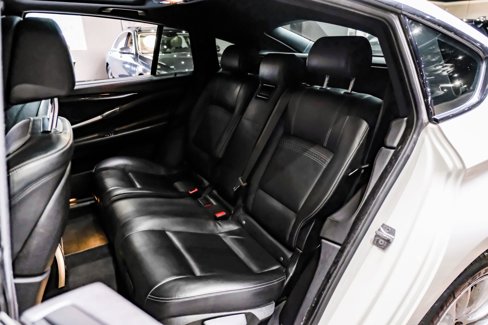 Used 2017 BMW 535i Gran Turismo xDrive image 42