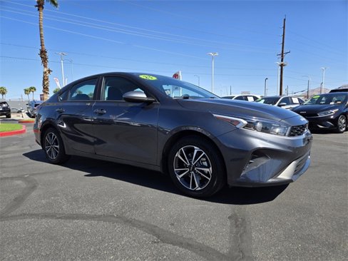 Used 2023 Kia Forte LXS image 2