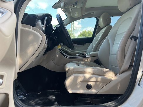 Used 2017 Mercedes-Benz GLC 300 image 23