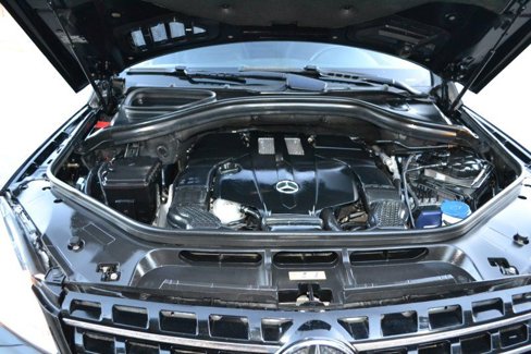 Used 2015 Mercedes-Benz ML 400 4MATIC w/ Accessory Chrome Package image 39