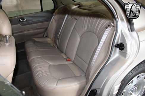 Used 1999 Lincoln Continental image 18
