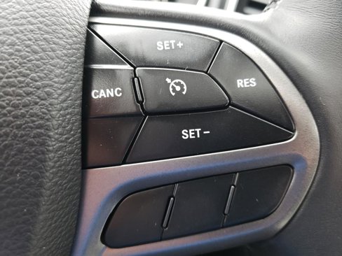 Used 2019 Jeep Cherokee Limited image 24