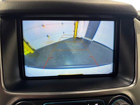 Used 2018 Chevrolet Suburban LT image 9