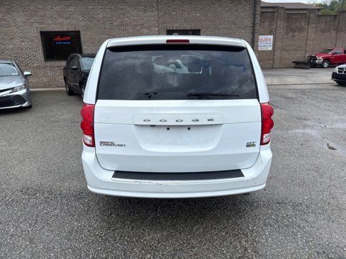 Used 2019 Dodge Grand Caravan GT image 4