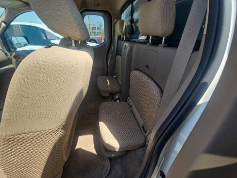 Used 2016 Nissan Frontier SV image 11