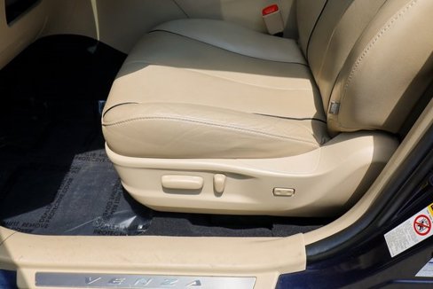 Used 2015 Toyota Venza Limited image 29