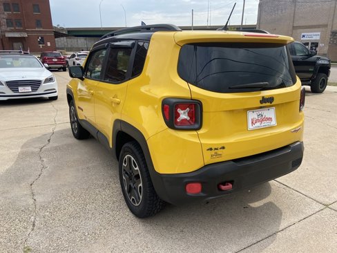 Used 2016 Jeep Renegade Trailhawk w/ Premium Trailhawk Package image 5