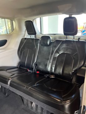 Used 2020 Chrysler Voyager Lxi image 10