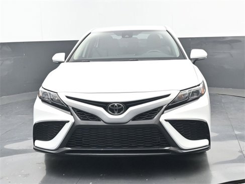 Used 2023 Toyota Camry SE image 19