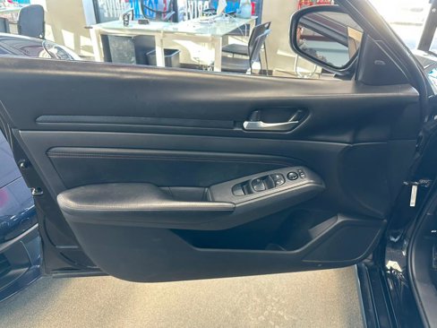 Used 2022 Nissan Altima 2.5 SR image 13
