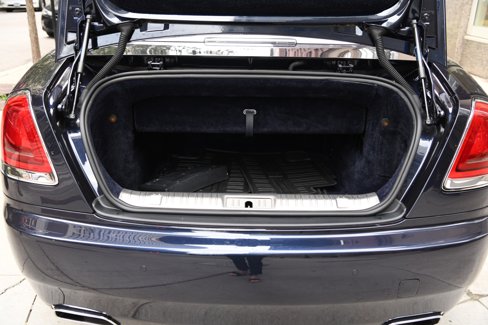 Used 2020 Rolls-Royce Dawn image 31