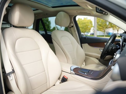 Certified 2022 Mercedes-Benz GLC 300 4MATIC w/ Premium Package Lite image 42