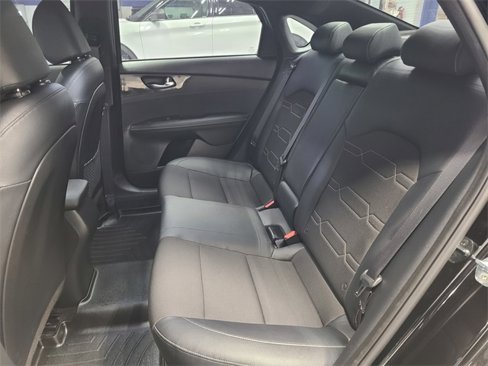 Used 2023 Kia Forte GT-Line w/ GT-Line Premium Package image 16