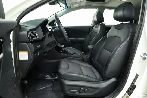 Used 2017 Kia Niro EX image 22