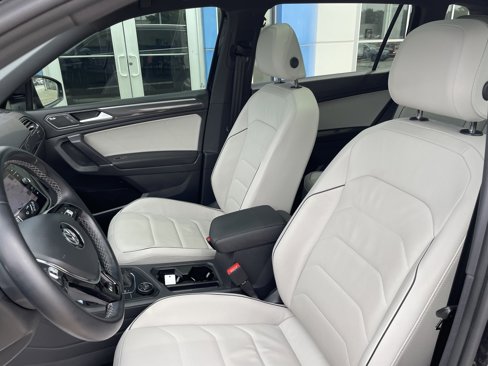 Used 2020 Volkswagen Tiguan SEL Premium R-Line image 11