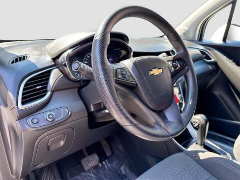 Used 2020 Chevrolet Trax LS w/ Tint and Cruise Package image 9