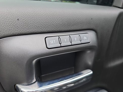 Used 2017 Chevrolet Silverado 1500 LTZ image 28
