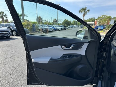 Used 2023 Hyundai Kona SEL w/ Convenience Package image 41