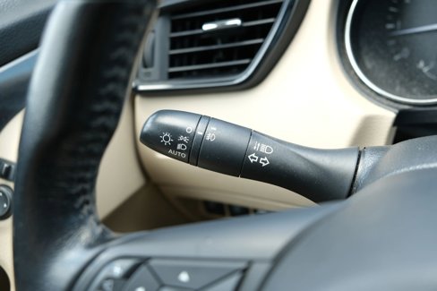 Used 2017 Nissan Rogue SV image 41