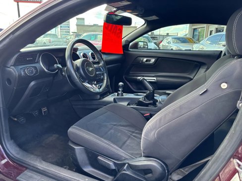 Used 2018 Ford Mustang Coupe image 4